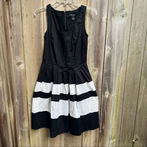 White House Black Market Black and White Striped Dress Size 4